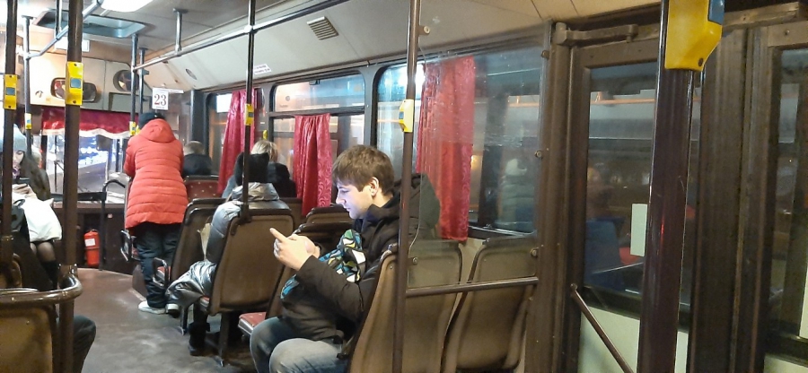 На Орджоникидзе столкнулись два автобуса и заблокировали пассажиров