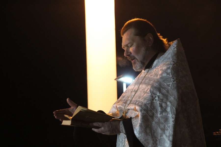 Крещение. Саратовцы окунаются в проруби несмотря на тонкий лед