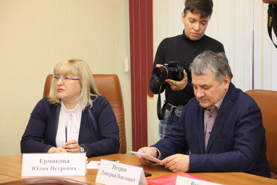 Саратовские депутаты найдут средства на призы для фотоконкурса к 75-летию Победы