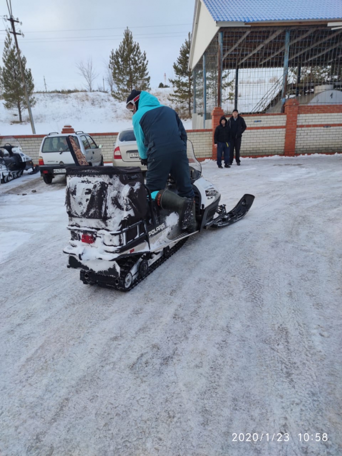 Под Саратовом у скандально известного экс-депутата Красильникова арестовали усадьбу, машины и АЗС