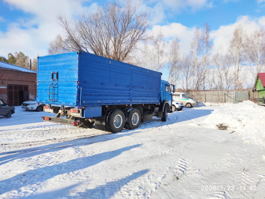 Под Саратовом у скандально известного экс-депутата Красильникова арестовали усадьбу, машины и АЗС
