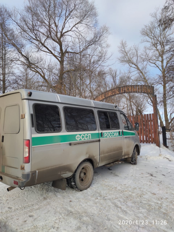 Под Саратовом у скандально известного экс-депутата Красильникова арестовали усадьбу, машины и АЗС