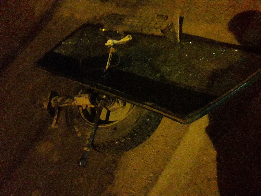 В Энгельсе у «ВАЗа» отвалилось колесо от столкновения с «Ниссаном»