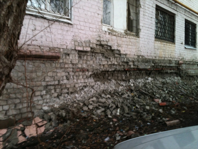 Владимира Крету пригласили в разваливающийся дом