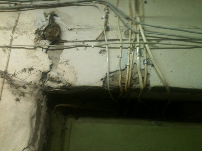 Владимира Крету пригласили в разваливающийся дом