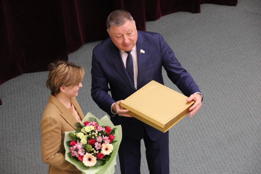 Экс-сенатор Бокова попрощалась с саратовскими депутатами