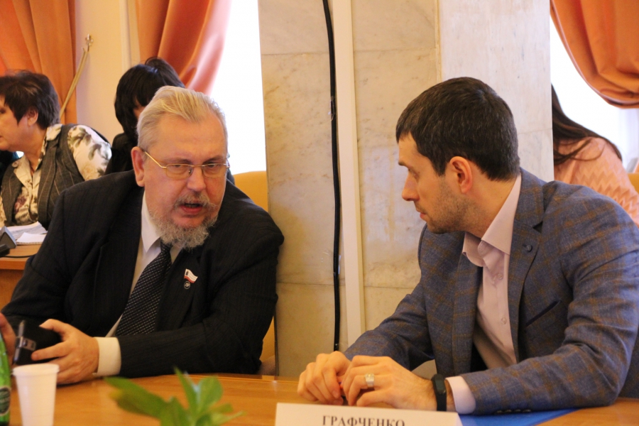 Вадим Рогожин призвал пресс-службы ведомств не выделять любимчиков среди СМИ