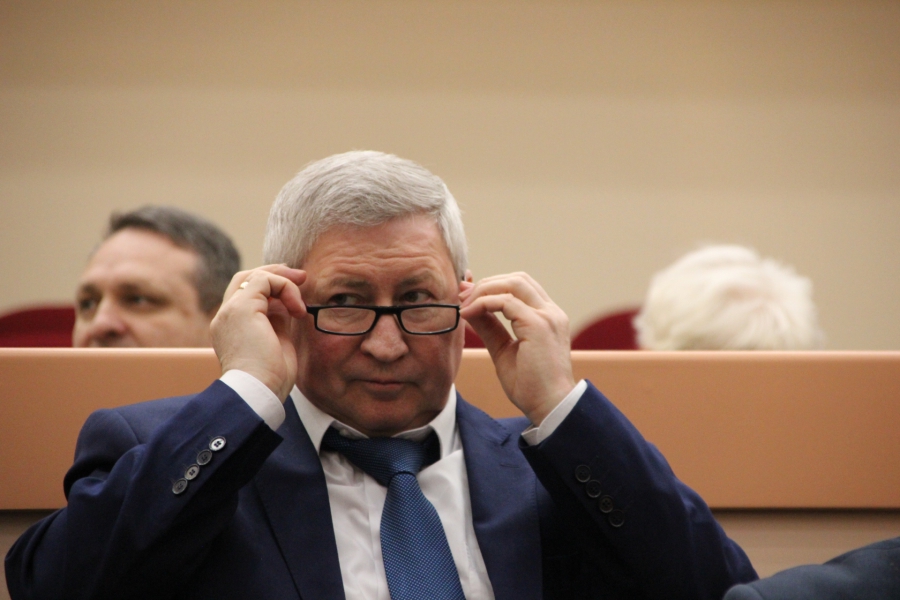 Заседание облдумы началось со скандалов КПРФ по поводу регламента