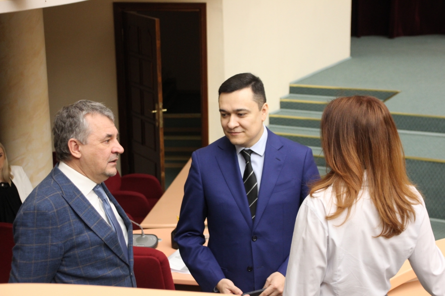 Заседание облдумы началось со скандалов КПРФ по поводу регламента