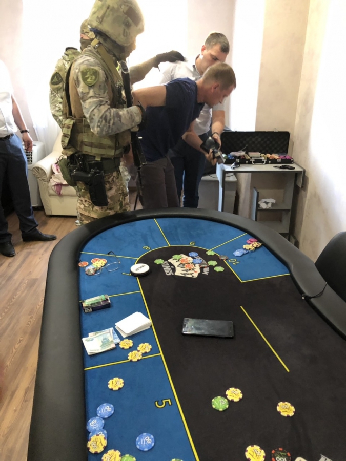 В Энгельсе осудили организаторов незаконной игры в покер