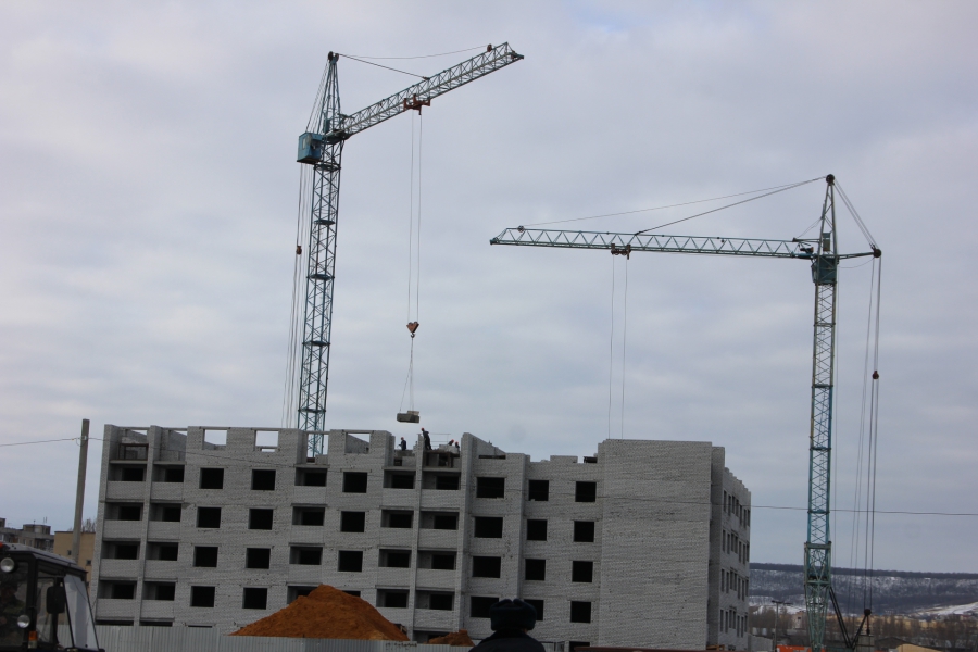 Володин раскритиковал подчиненных мэра Саратова за проблемы со школой в Авиаторе