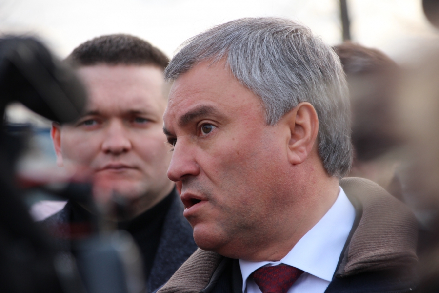 Володин раскритиковал подчиненных мэра Саратова за проблемы со школой в Авиаторе