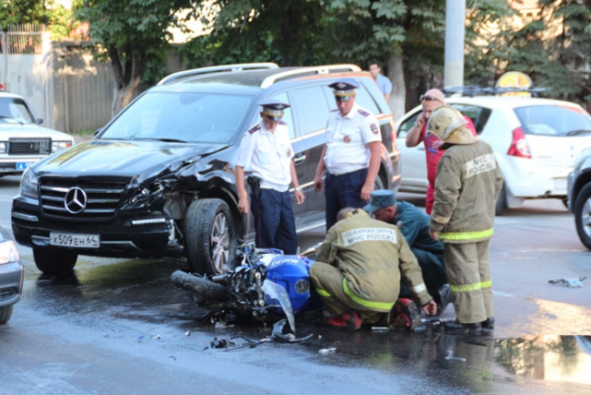 На Чернышевского внедорожник насмерть сбил мотоциклиста