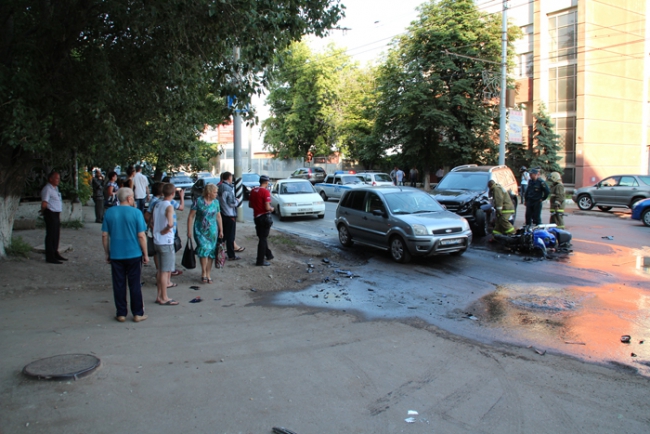 На Чернышевского внедорожник насмерть сбил мотоциклиста