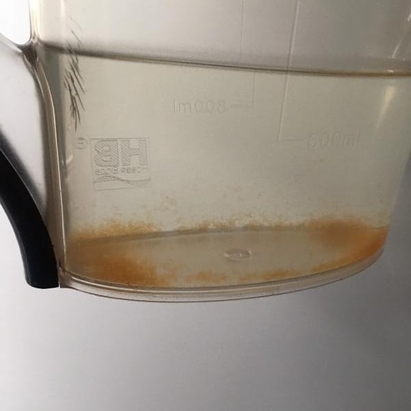 Жители Энгельса массово жалуются на мутную воду в квартирах