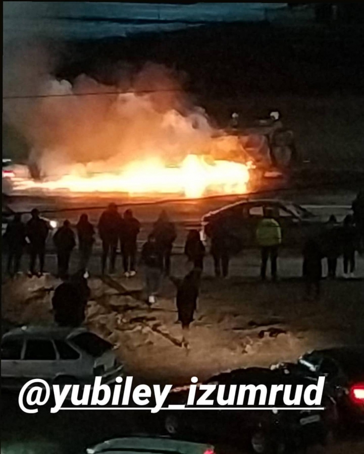 На Усть-Курдюмской сгорел дотла автомобиль «Лада Ларгус»