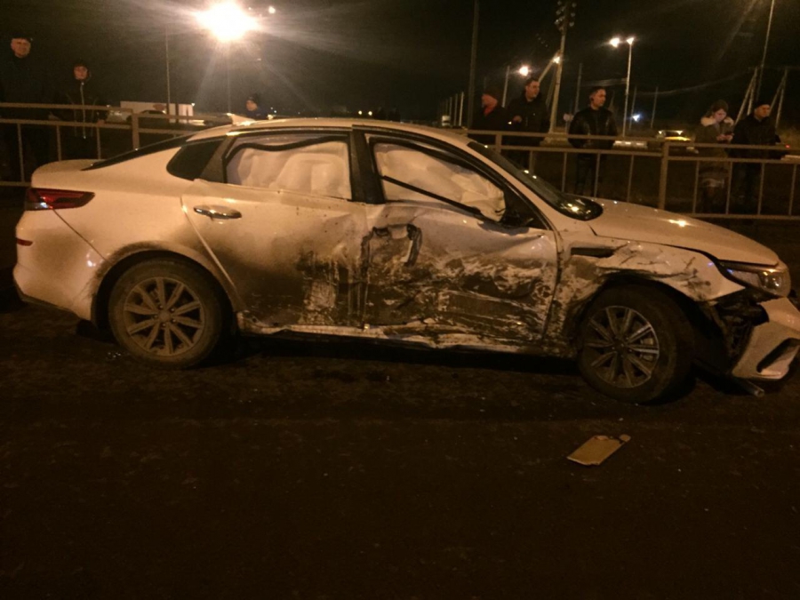 В Балакове «четырнадцатую» наполовину уничтожило в ДТП