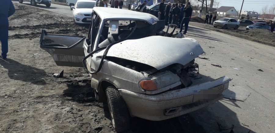 Пенсионер на «Мерседесе» сделал из «ВАЗа» груду металла. Погибла женщина