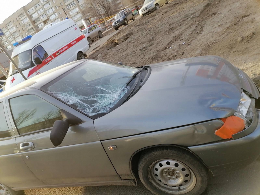 На Антонова «десятка» сбила возле остановки 18-летнего юношу