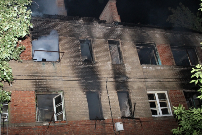 Крупный пожар в Энгельсе унес жизнь горожанина