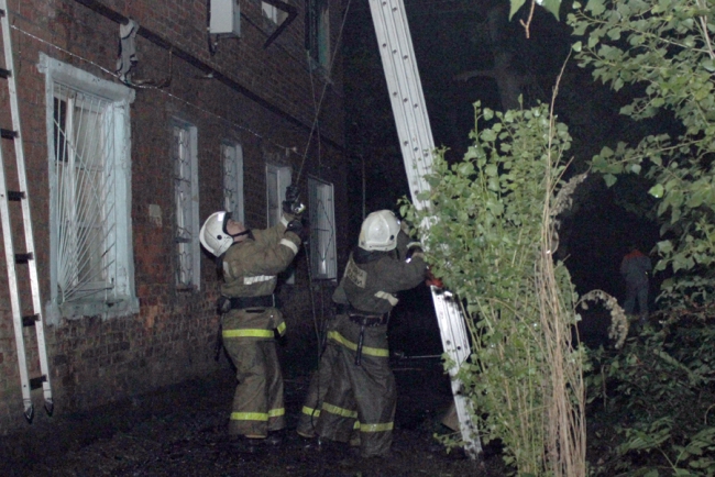 Крупный пожар в Энгельсе унес жизнь горожанина