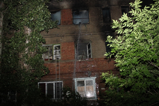 Крупный пожар в Энгельсе унес жизнь горожанина