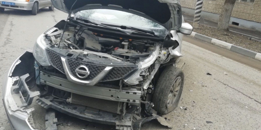 Трое взрослых и ребенок получили травмы в массовой аварии