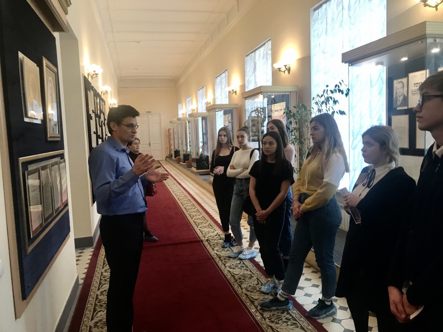 В Красном Куте появился отряд будущих медиков – «юных разумовцев»