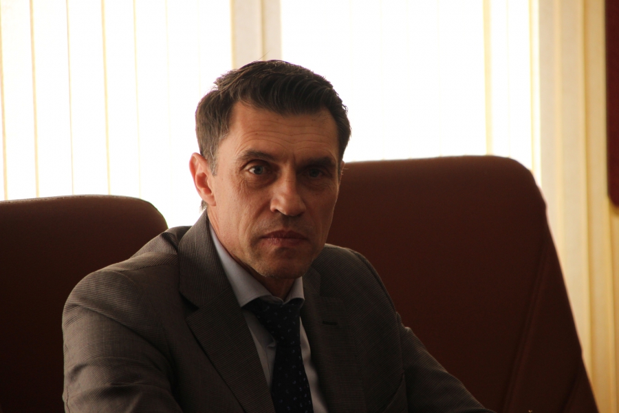 Улица крестовая, 92 рыбинск. Владелец здания. Владелец здания. Администрация рыбинска на крестовой рыбинск. Владелец полигона кострома ихтияр мирзоев.