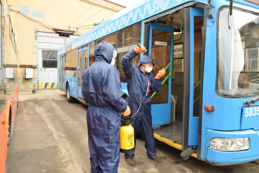 Привезенные в Саратов московские троллейбусы подвергли дезинфекции