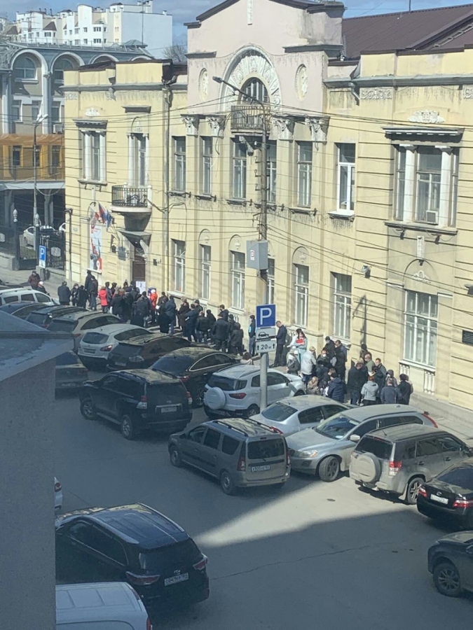 Пропускной режим или «бесовщина»: как люди реагируют на ужесточение режима самоизоляции из-за коронавируса?