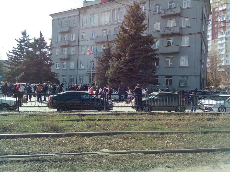 Пропускной режим или «бесовщина»: как люди реагируют на ужесточение режима самоизоляции из-за коронавируса?