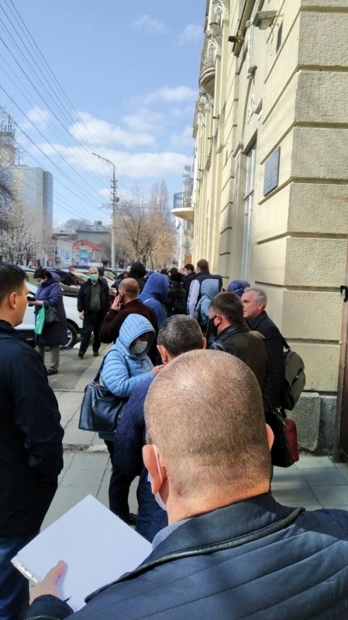 Пропускной режим или «бесовщина»: как люди реагируют на ужесточение режима самоизоляции из-за коронавируса?