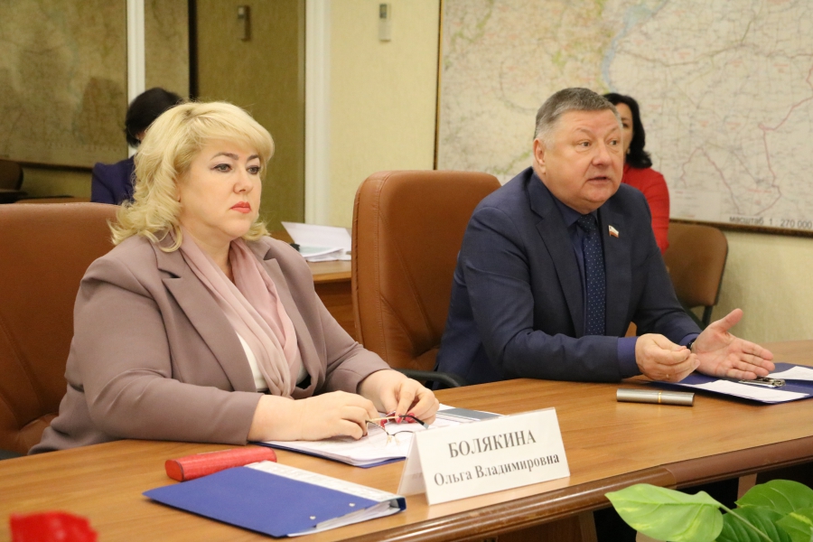 Облдума рассмотрела вопрос о новом сенаторе сквозь крики и вопли коммунистов