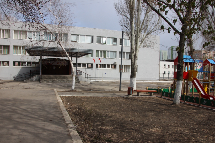 Часть саратовцев не слышала про пропускной режим и не верит в коронавирус