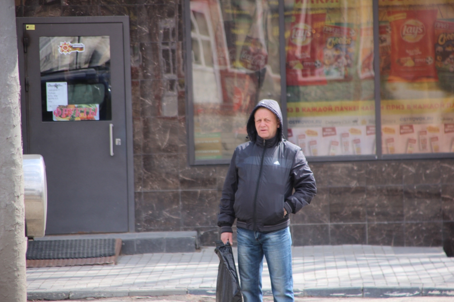 Часть саратовцев не слышала про пропускной режим и не верит в коронавирус