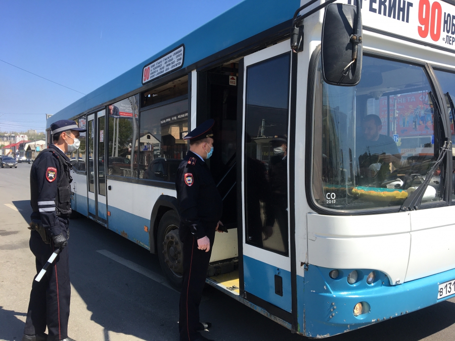 В Саратове у каждого 3-го водителя автобуса не оказалось маски