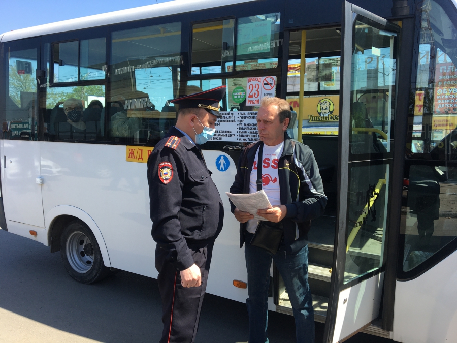 В Саратове у каждого 3-го водителя автобуса не оказалось маски