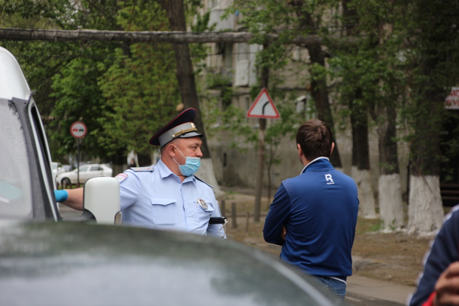 Минстранс не нашел у саратовских таксистов масок и антисептиков