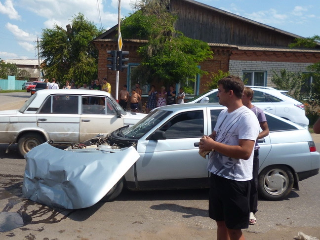СМИ: В Марксе произошли две серьезные аварии