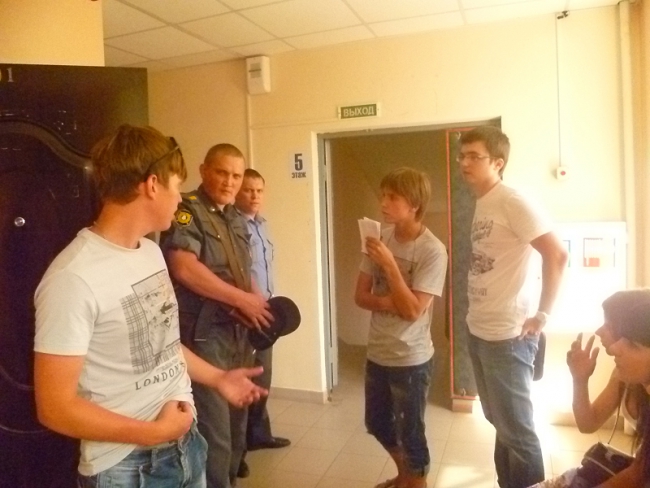 Жертвы «лохотрона» требовали назад свои деньги в центре Саратова