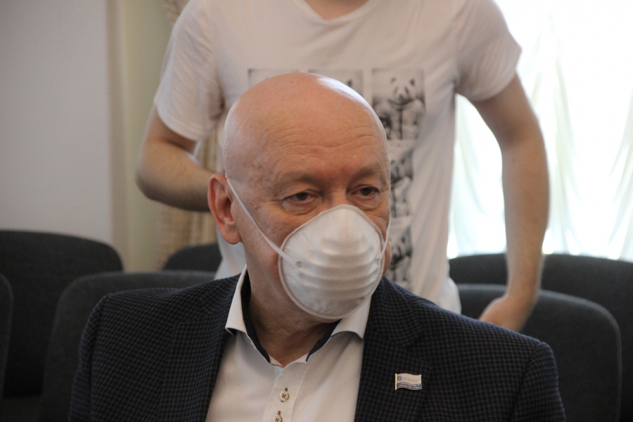 Чиновникам Саратова предложили продать мэрию и пойти просить милостыню