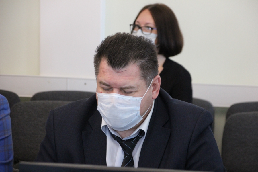 Чиновникам Саратова предложили продать мэрию и пойти просить милостыню