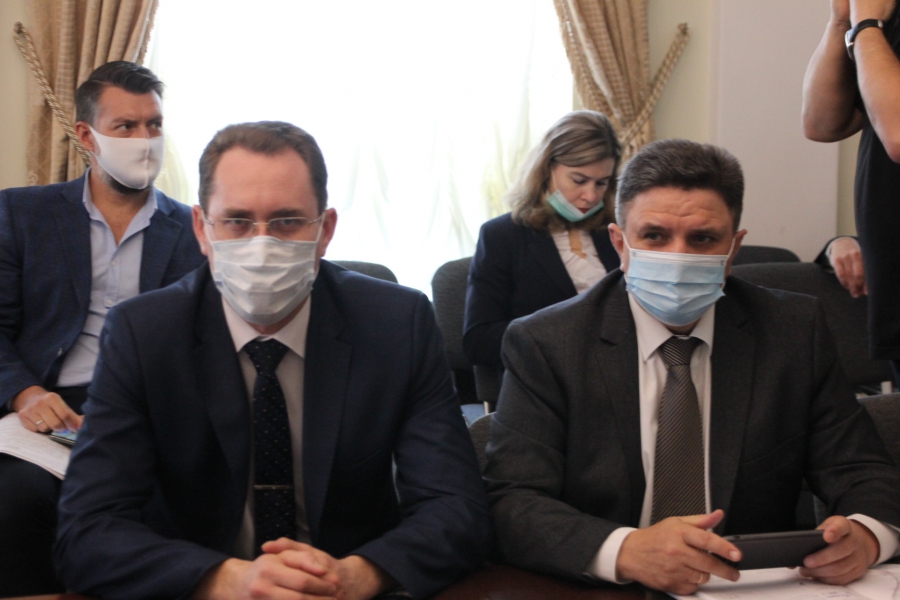 Чиновникам Саратова предложили продать мэрию и пойти просить милостыню