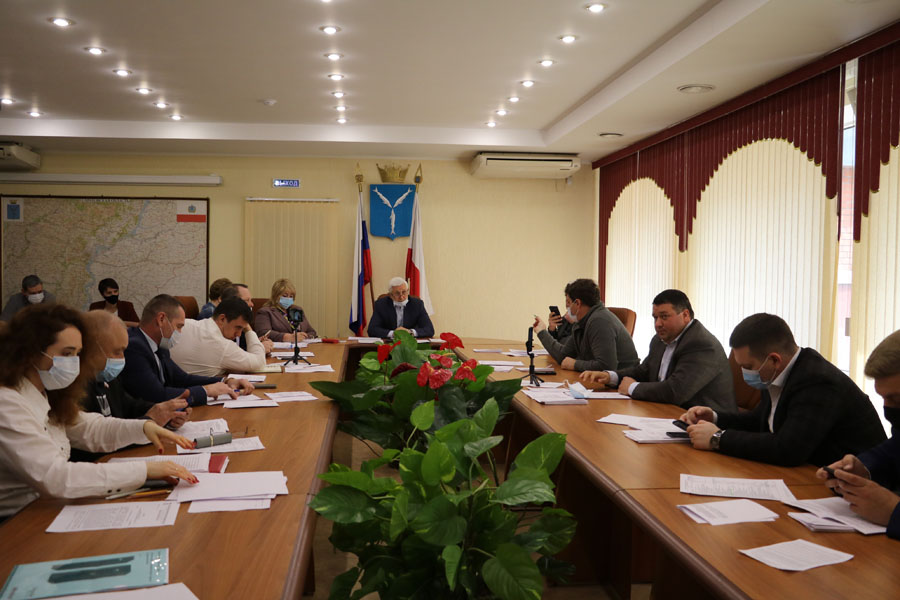 В областной бюджет поступили 189 млн на выплаты медикам и более 800 млн на парк Гагарина