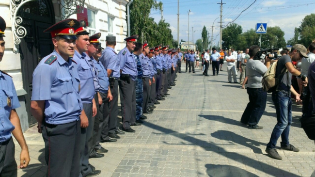 Власть убедила бунтующих разблокировать трассу Самара-Волгоград