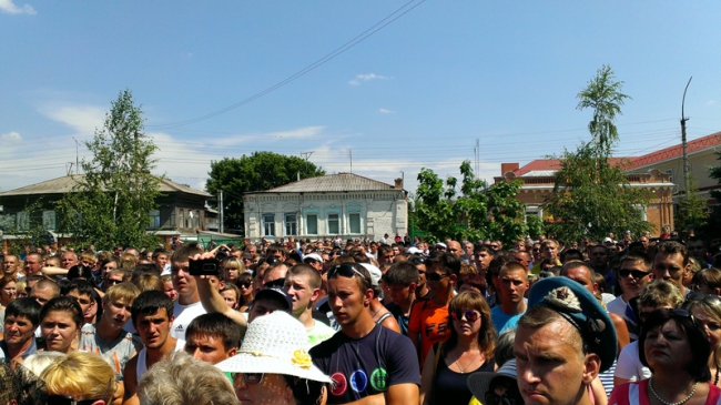 Власть убедила бунтующих разблокировать трассу Самара-Волгоград