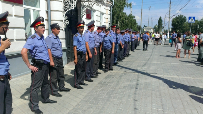 Власть убедила бунтующих разблокировать трассу Самара-Волгоград