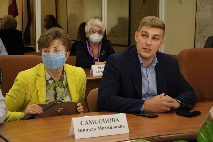 Саратовских чиновников обвинили в массовой вырубке деревьев без инвентаризации