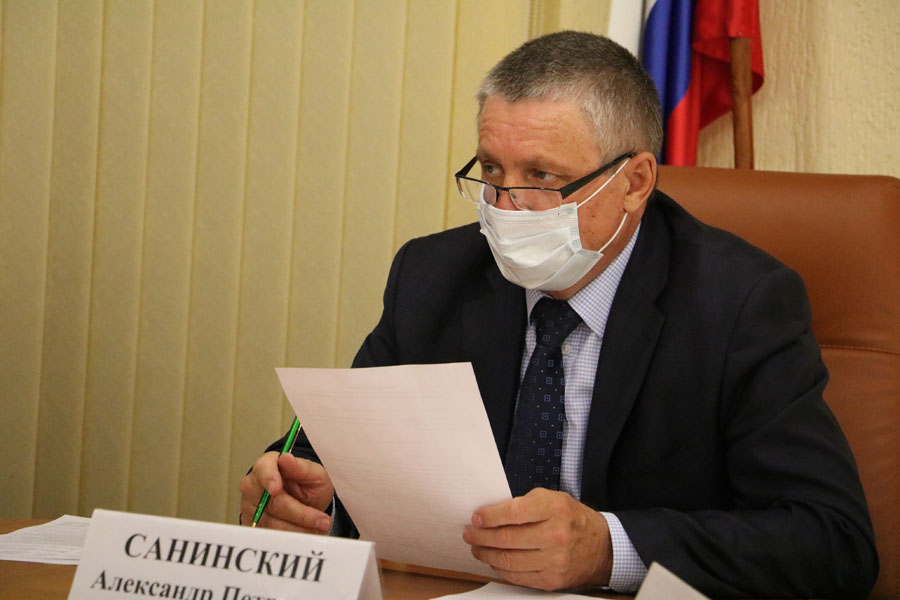 Саратовских чиновников обвинили в массовой вырубке деревьев без инвентаризации